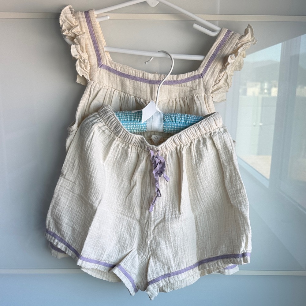 Liilu organic cotton sleepwear set.  size 8 
new without tag.
